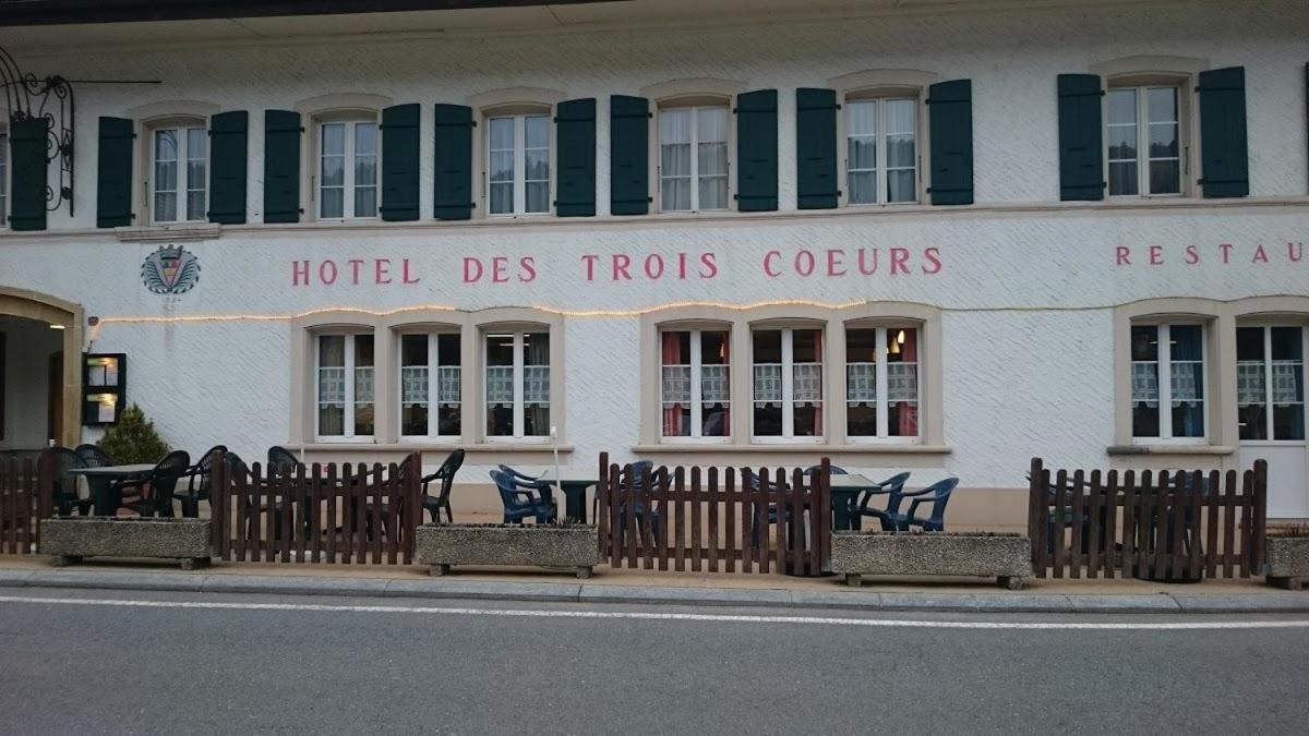 Hotel-Restaurant Des 3 Coeurs Vaulion Екстер'єр фото