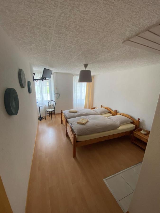 Hotel-Restaurant Des 3 Coeurs Vaulion Екстер'єр фото